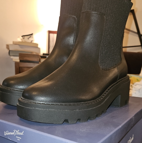 Universal Thread Women's Kyrie Chunky Heel Ankle Sock Boots size 13 - Picture 6 of 7